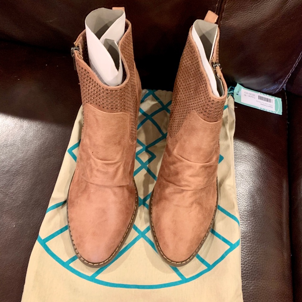 Cognac booties